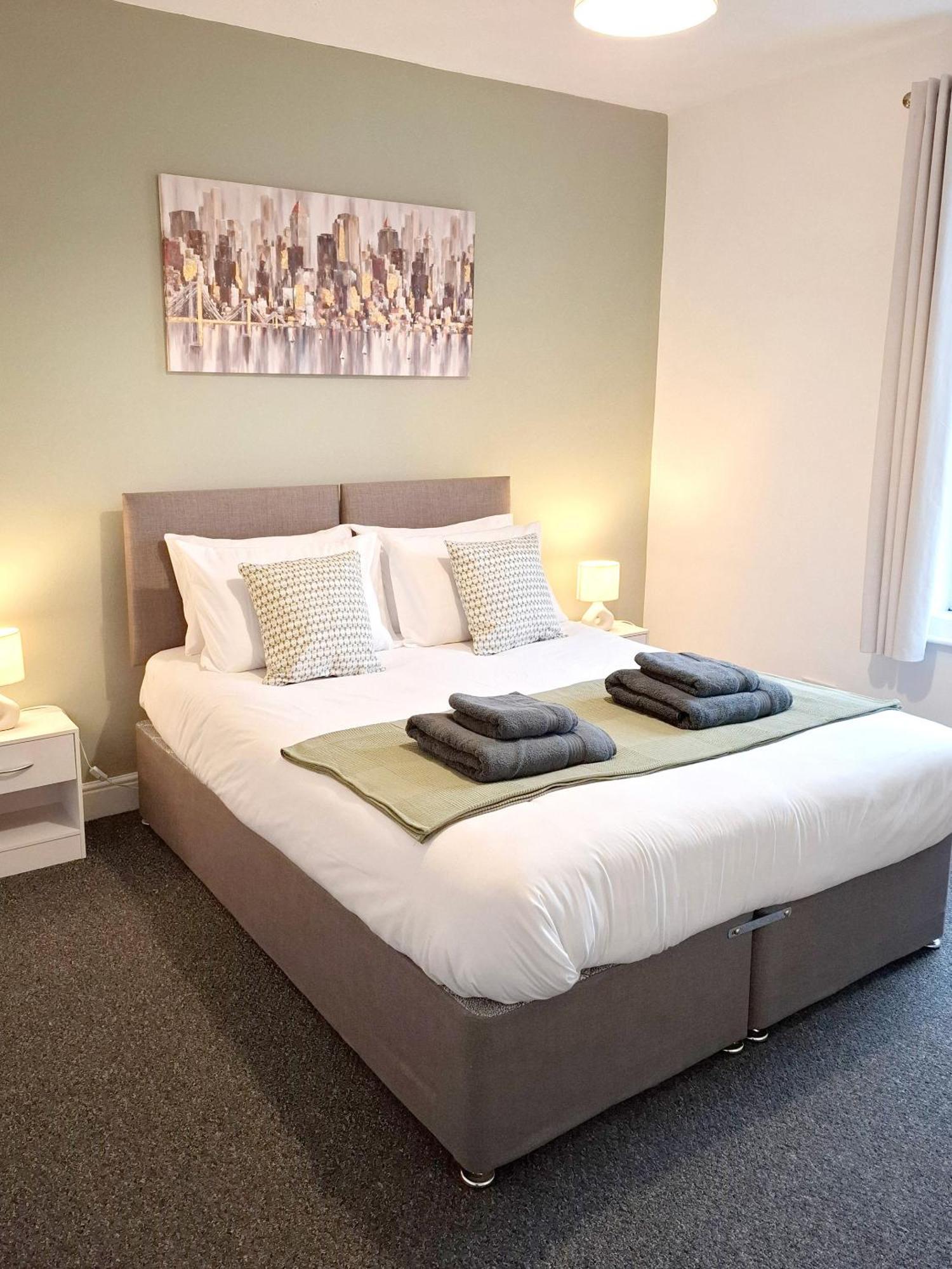 Modern Bright 3 Bedroom House Burton  外观 照片