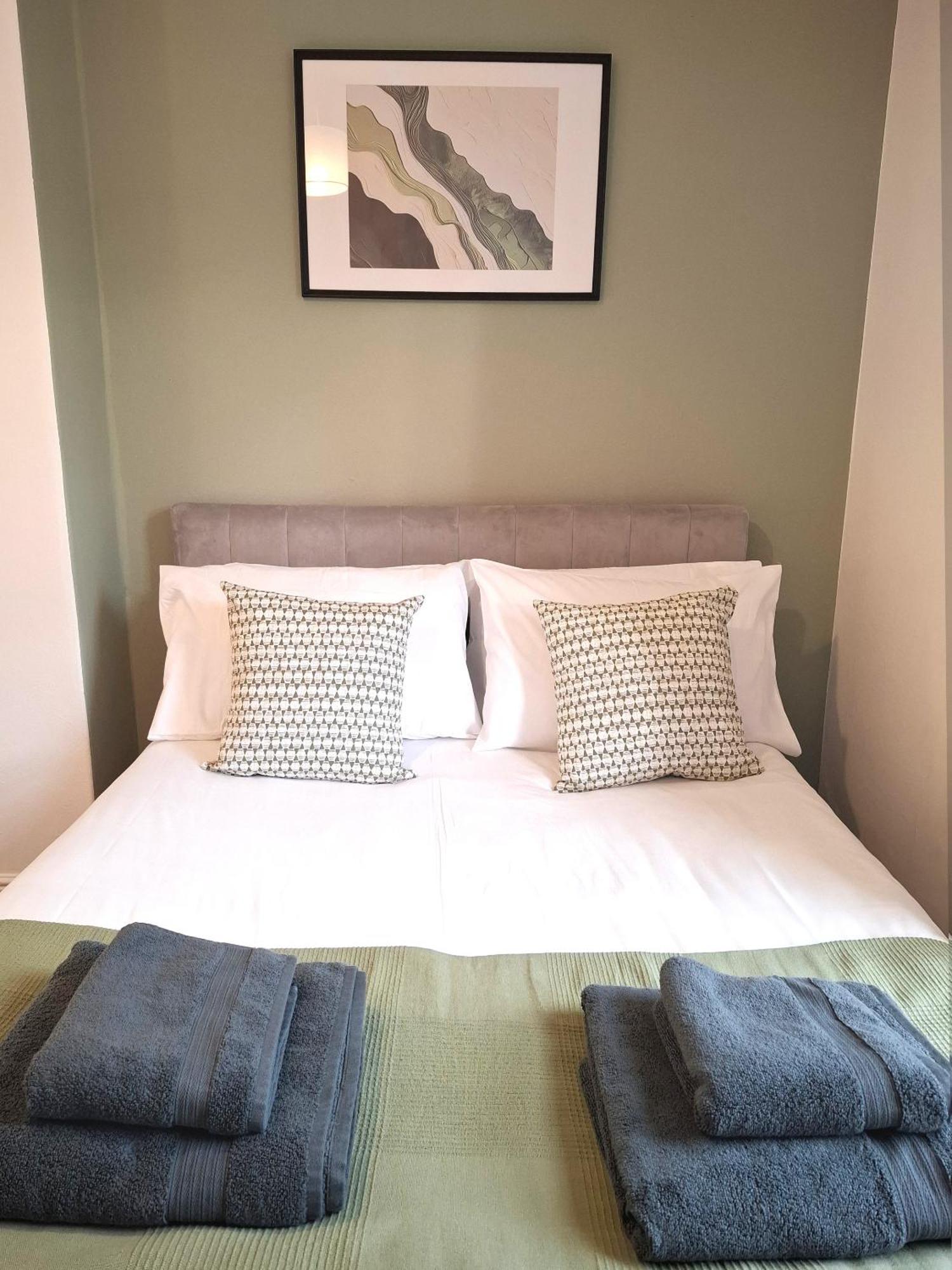 Modern Bright 3 Bedroom House Burton  外观 照片