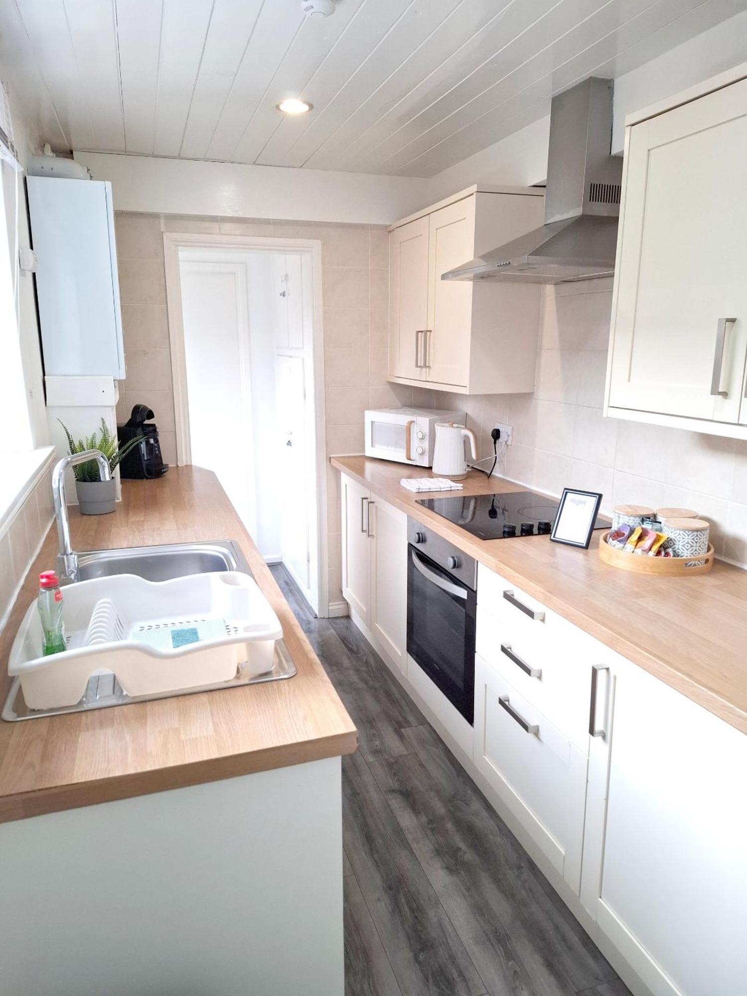 Modern Bright 3 Bedroom House Burton  外观 照片